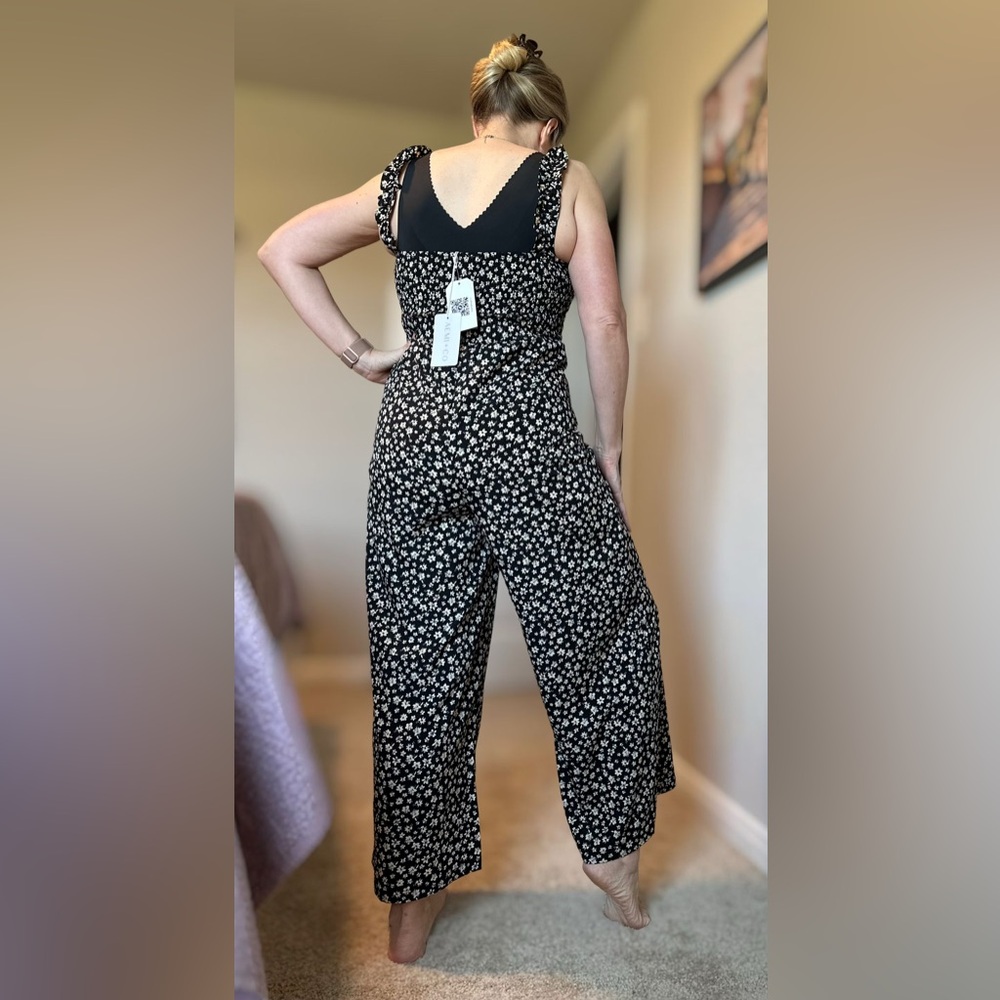 NWT Aemi + Co Floral Black Jumpsuit - Picture 4 of 16